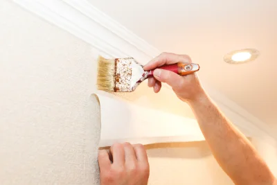 Pose de papier peint à Sorbollano — revêtements muraux et toiles de verre